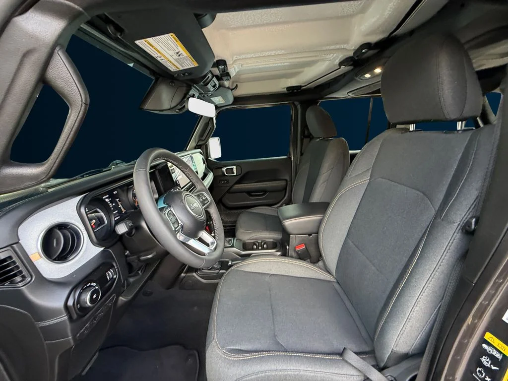 Used 2026 Gray Jeep Sahara image 10