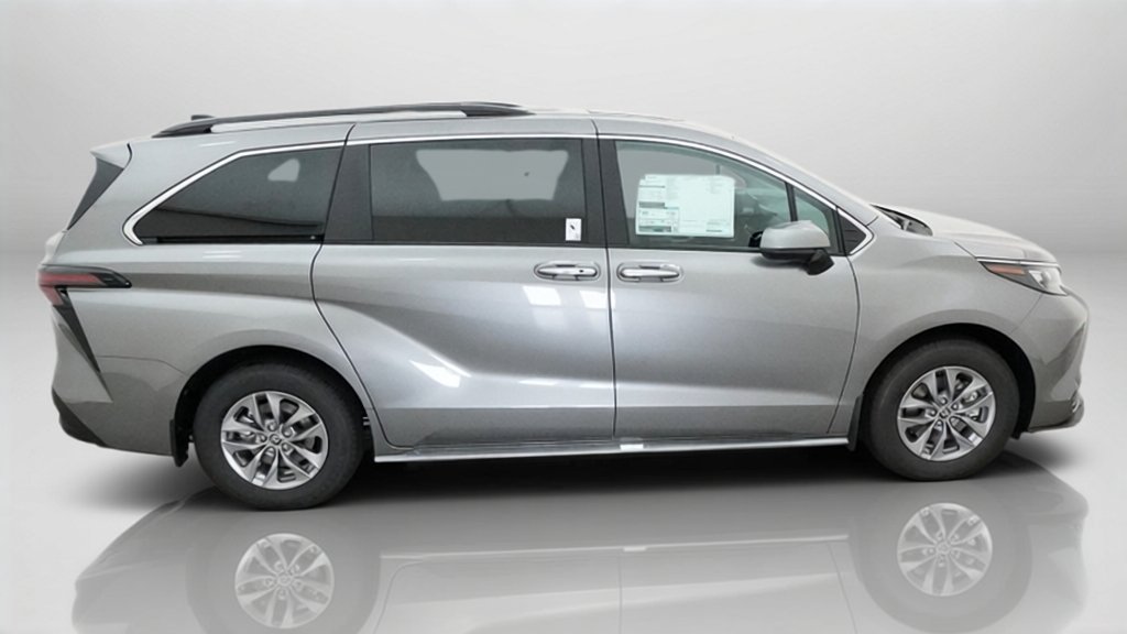 New 2026 Heavy Metal Toyota XLE image 37