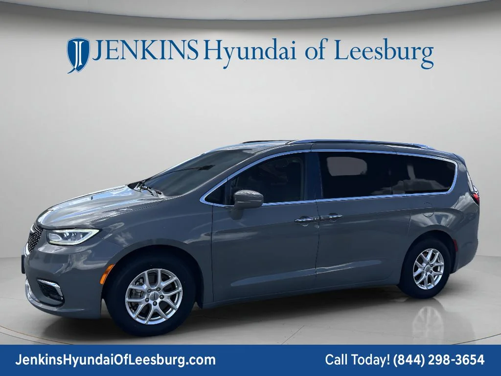Used 2021 White Chrysler Touring L image 10