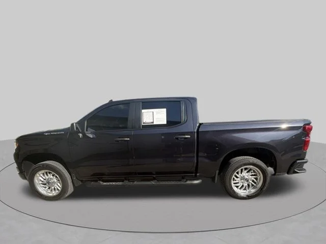 Used 2023 Gray Chevrolet Custom image 6