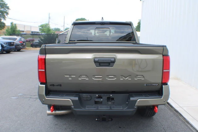 Used 2025  Toyota  image 18