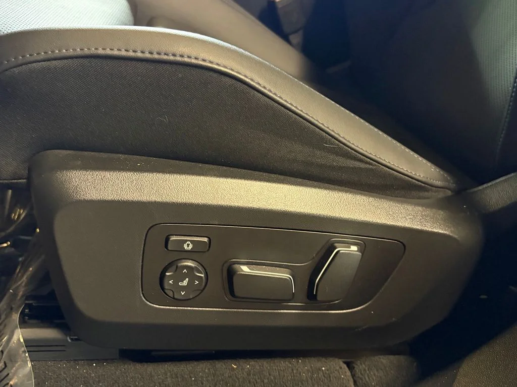 Used 2025 Gray Metallic BMW M50 xDrive image 20