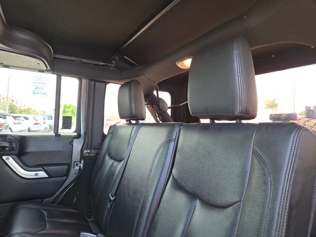 Used 2017 Granite Crystal Metallic Clearcoat Jeep Sahara image 23