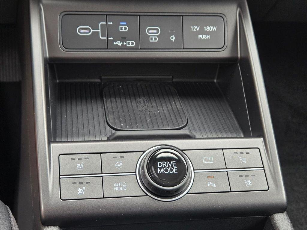 New 2026 Black Hyundai Limited FWD image 31