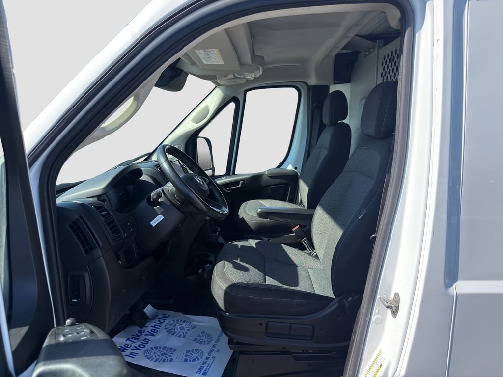 Used 2023 White Ram Base image 23
