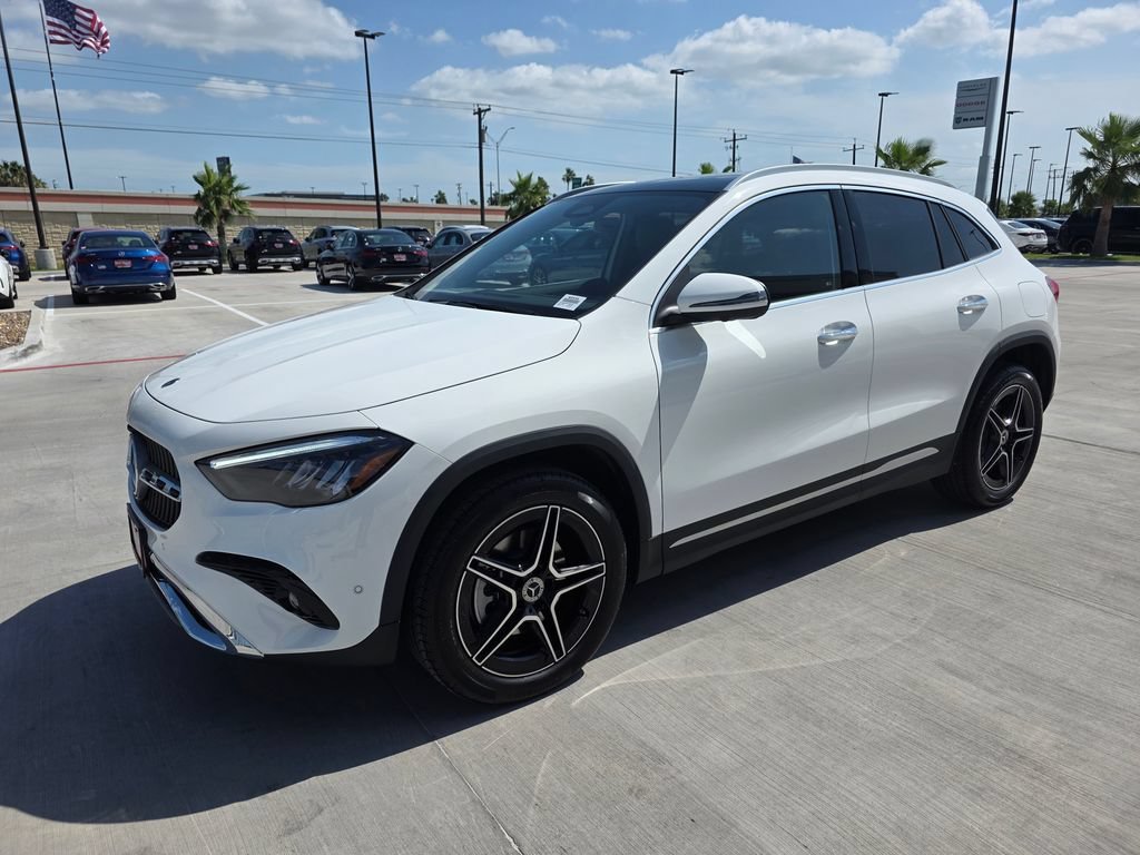 New 2026 Polar White Mercedes-Benz GLA 250 image 32