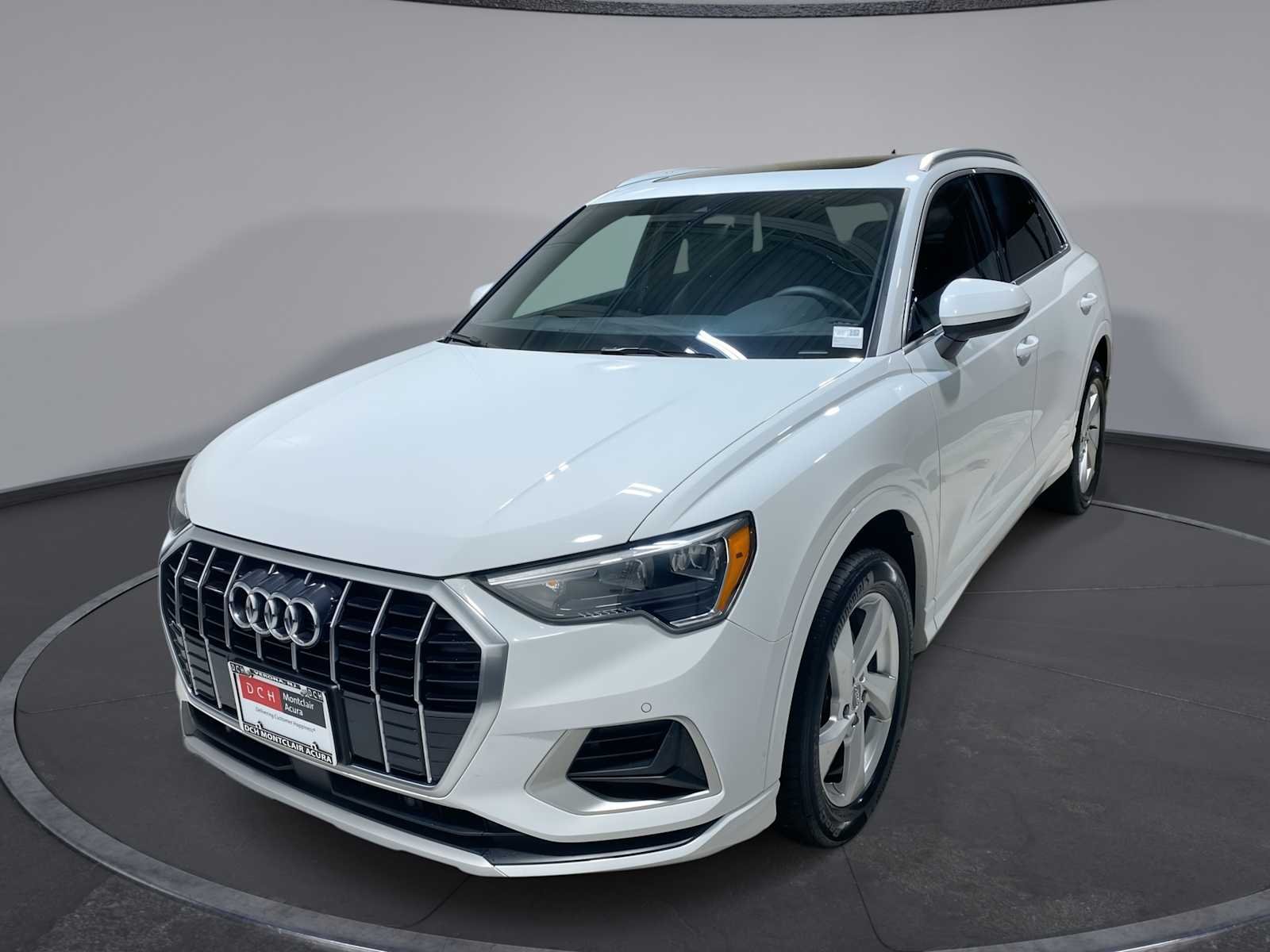 2019 Audi Q3 45 TFSI Premium quattro's photo