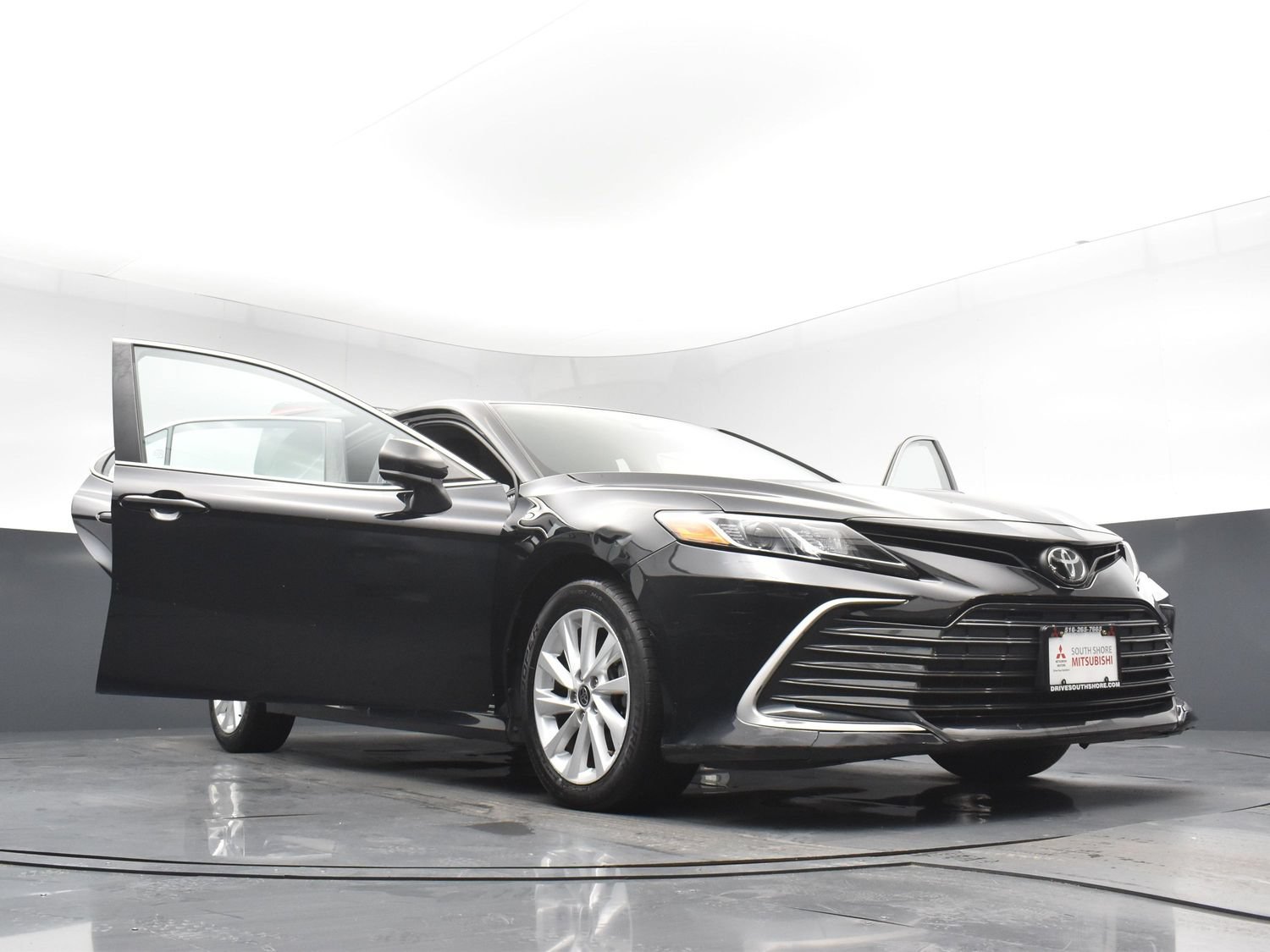 Used 2021 Midnight Black Metallic Toyota LE image 33