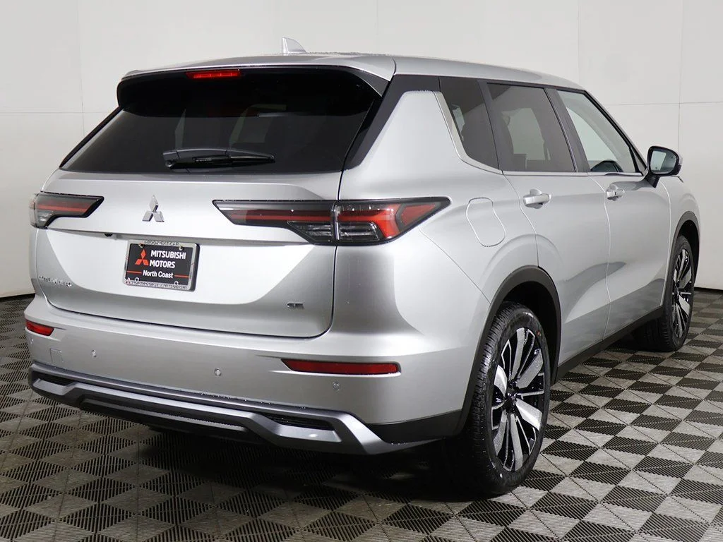 2026 Mitsubishi Outlander SE - Photo 14