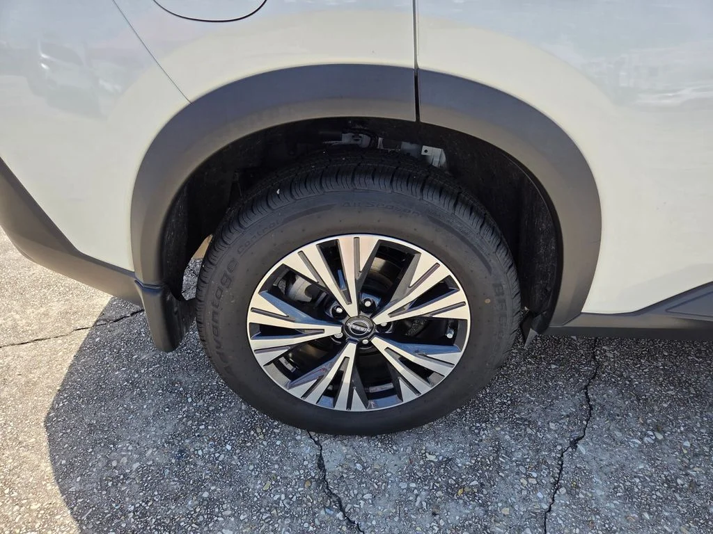 Used 2023 White Nissan SV image 27