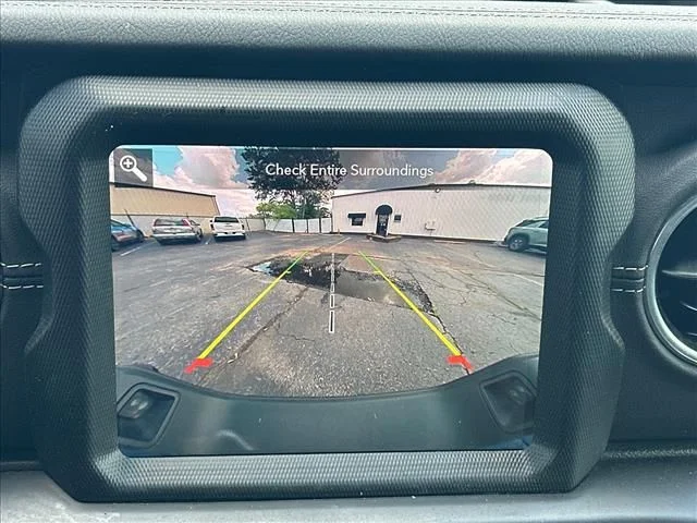 Used 2022 Blue Jeep Overland image 28