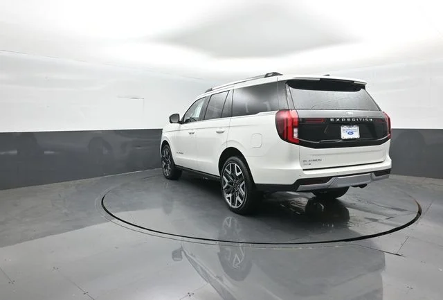 New 2026 Star White Metallic Tri-Coat Ford Platinum® image 5