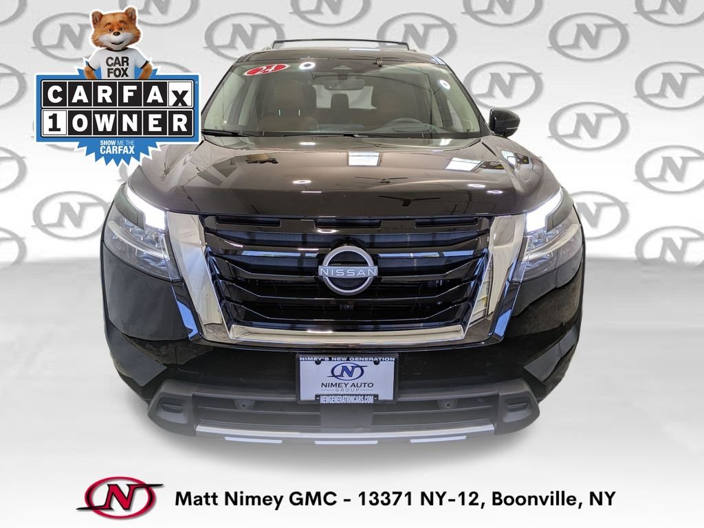 Used 2024 Black Nissan Platinum image 4