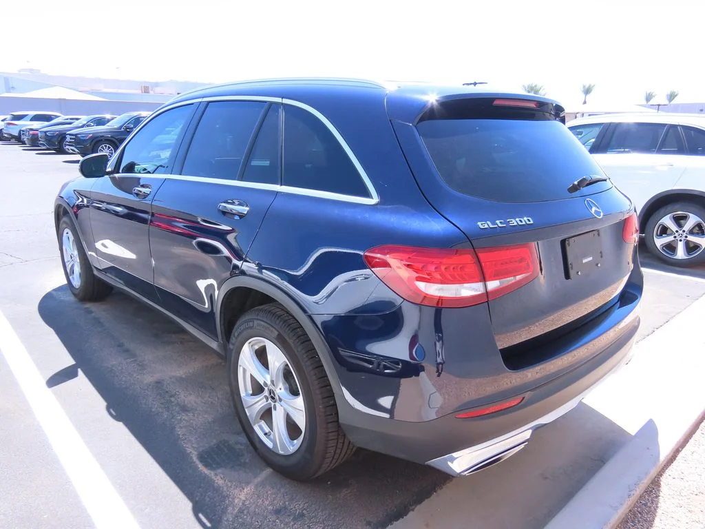 Used 2018 Blue Mercedes-Benz GLC 300 image 4