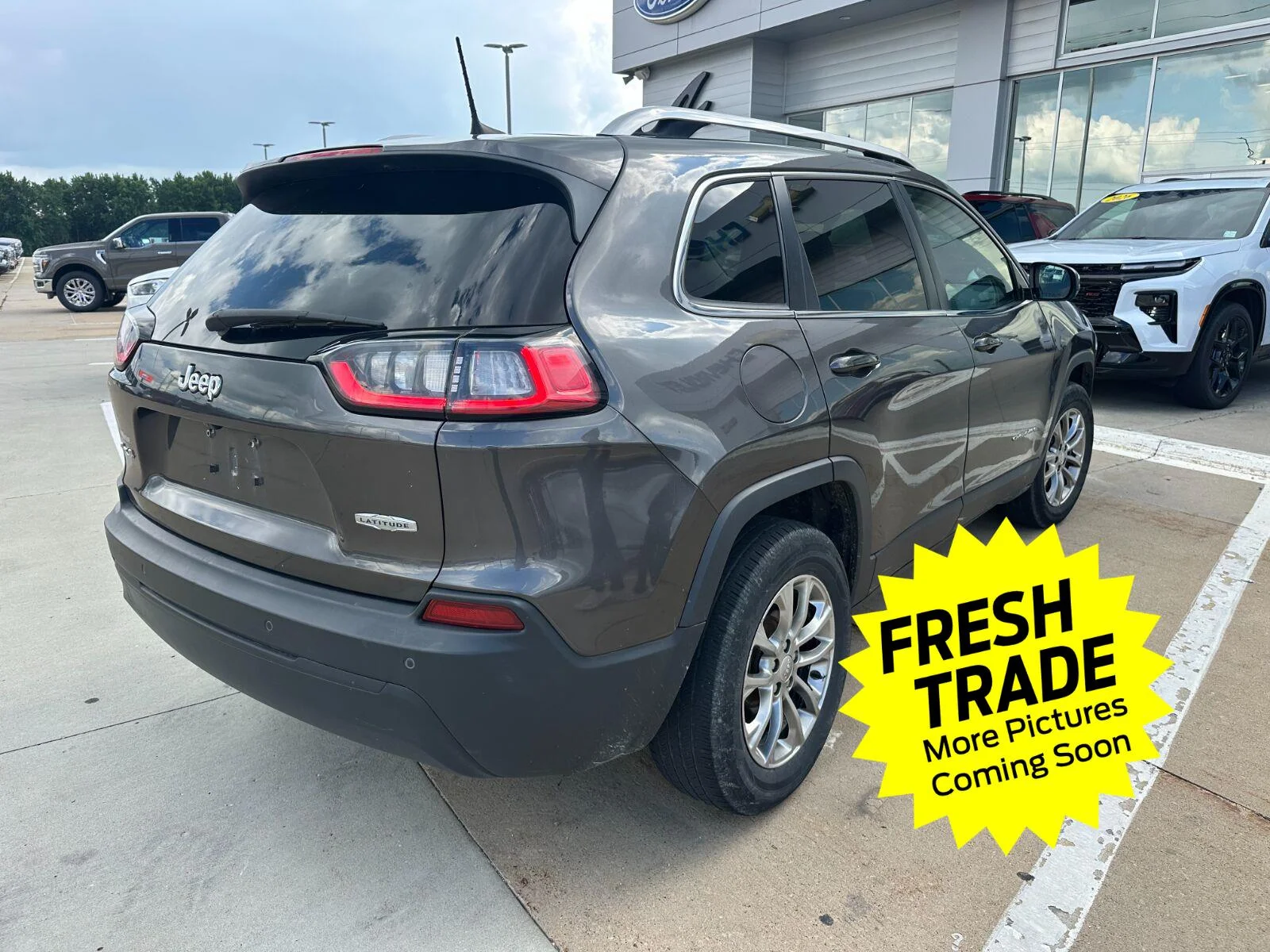 Used 2019 Jeep Cherokee Latitude Plus with VIN 1C4PJMLB3KD101397 for sale in Charles City, IA