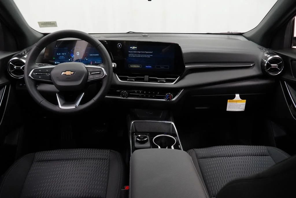 2027 Chevrolet Equinox LT - Photo 8