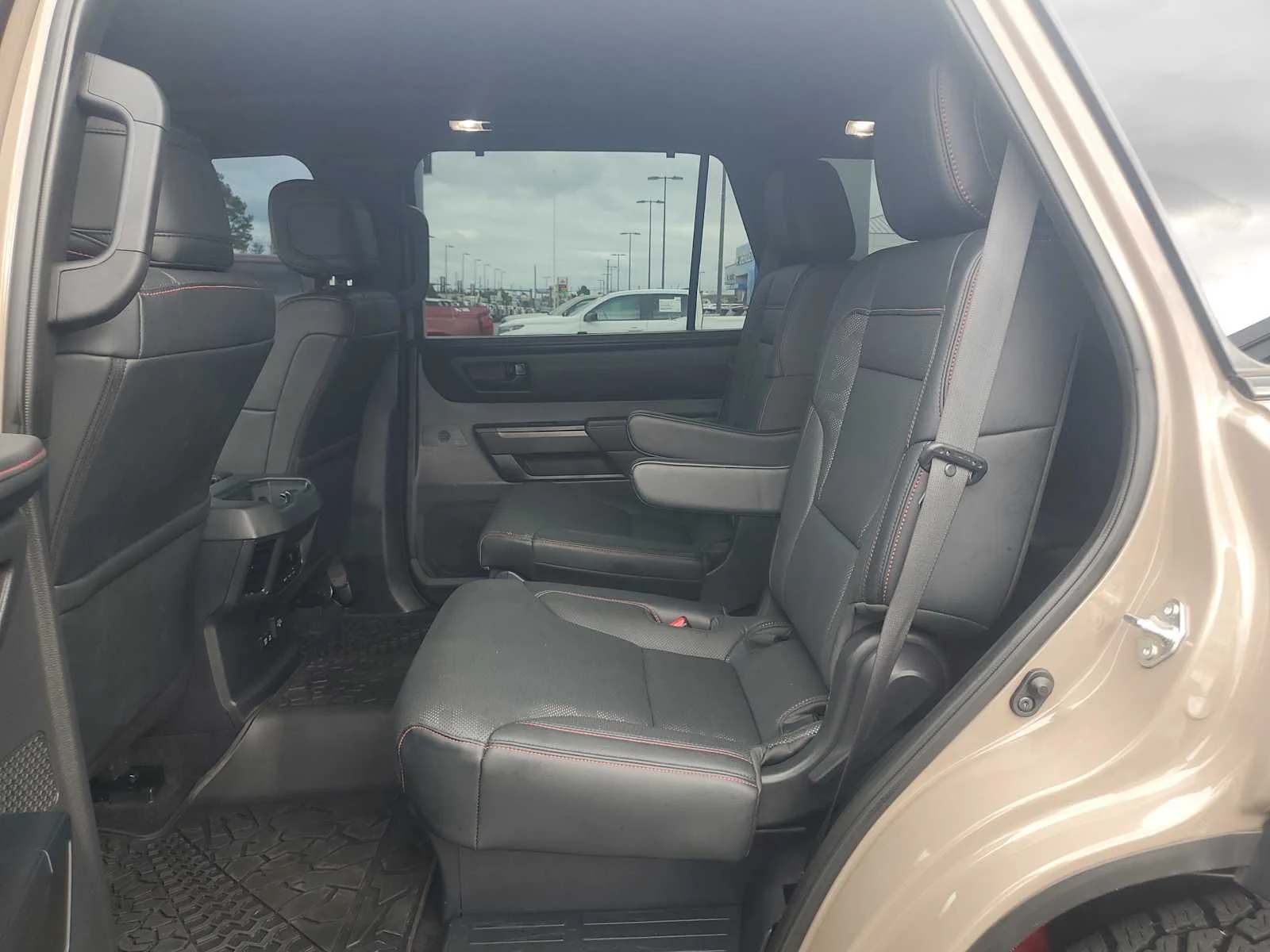 Used 2025  Toyota SR5 image 21