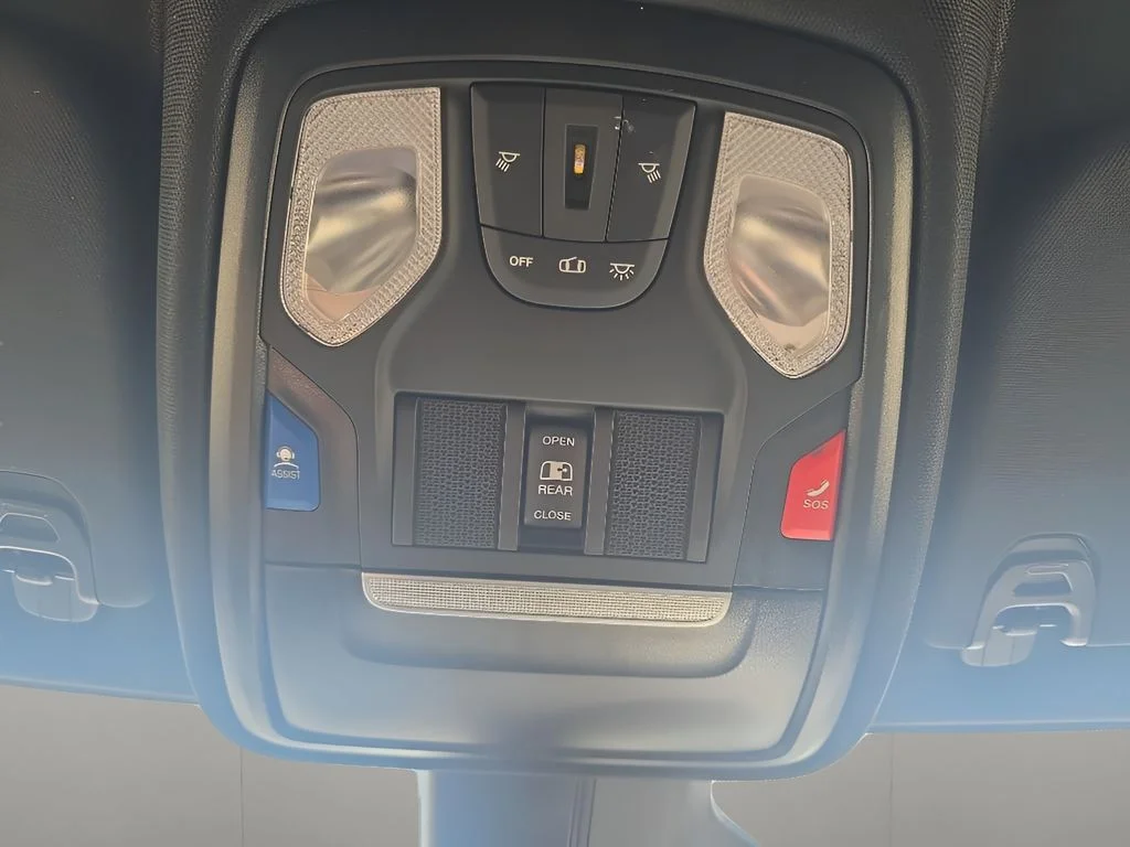 Used 2026 White Ram  image 27