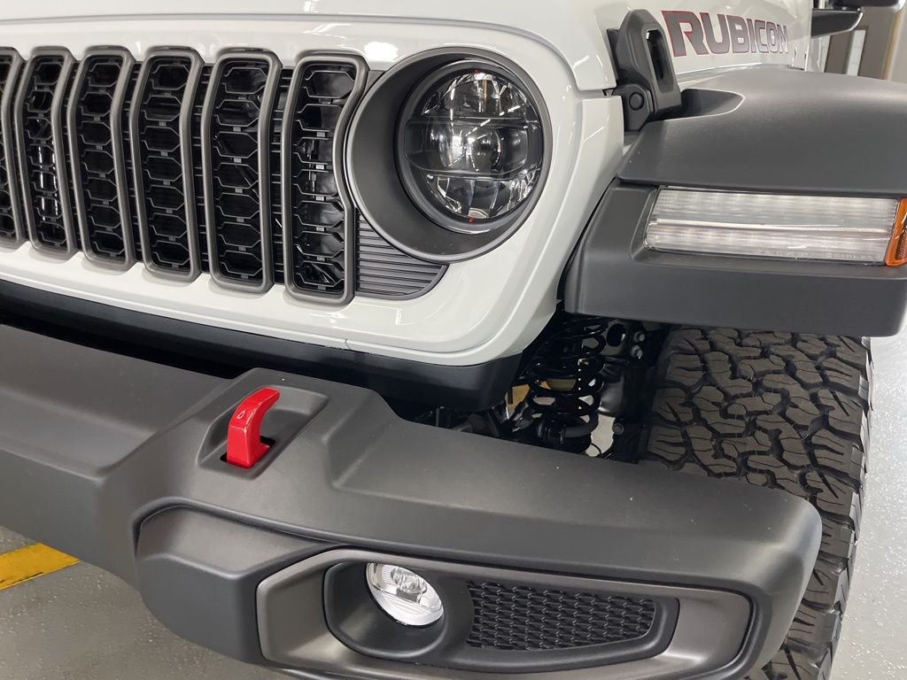New 2026 Bright White Clear-Coat Exterior Paint Jeep Rubicon image 11
