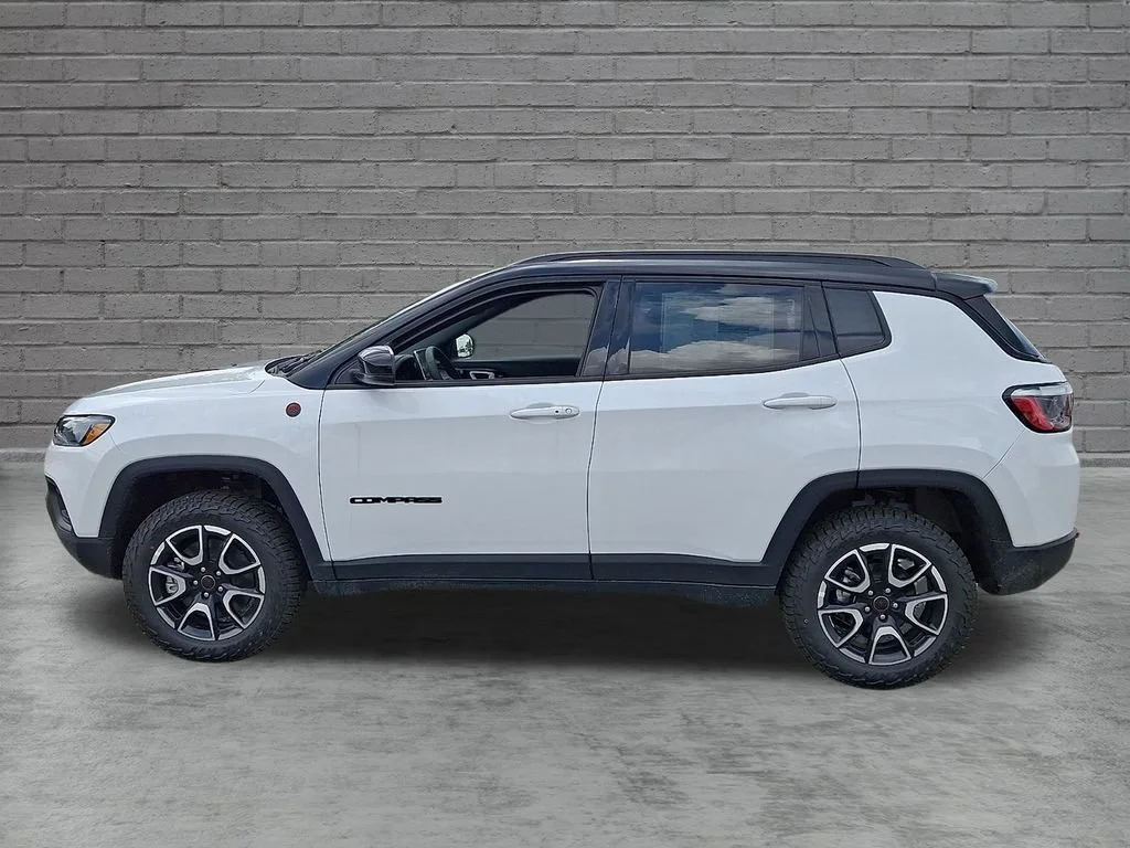 New 2026 Bright White Clearcoat Jeep Trailhawk image 5