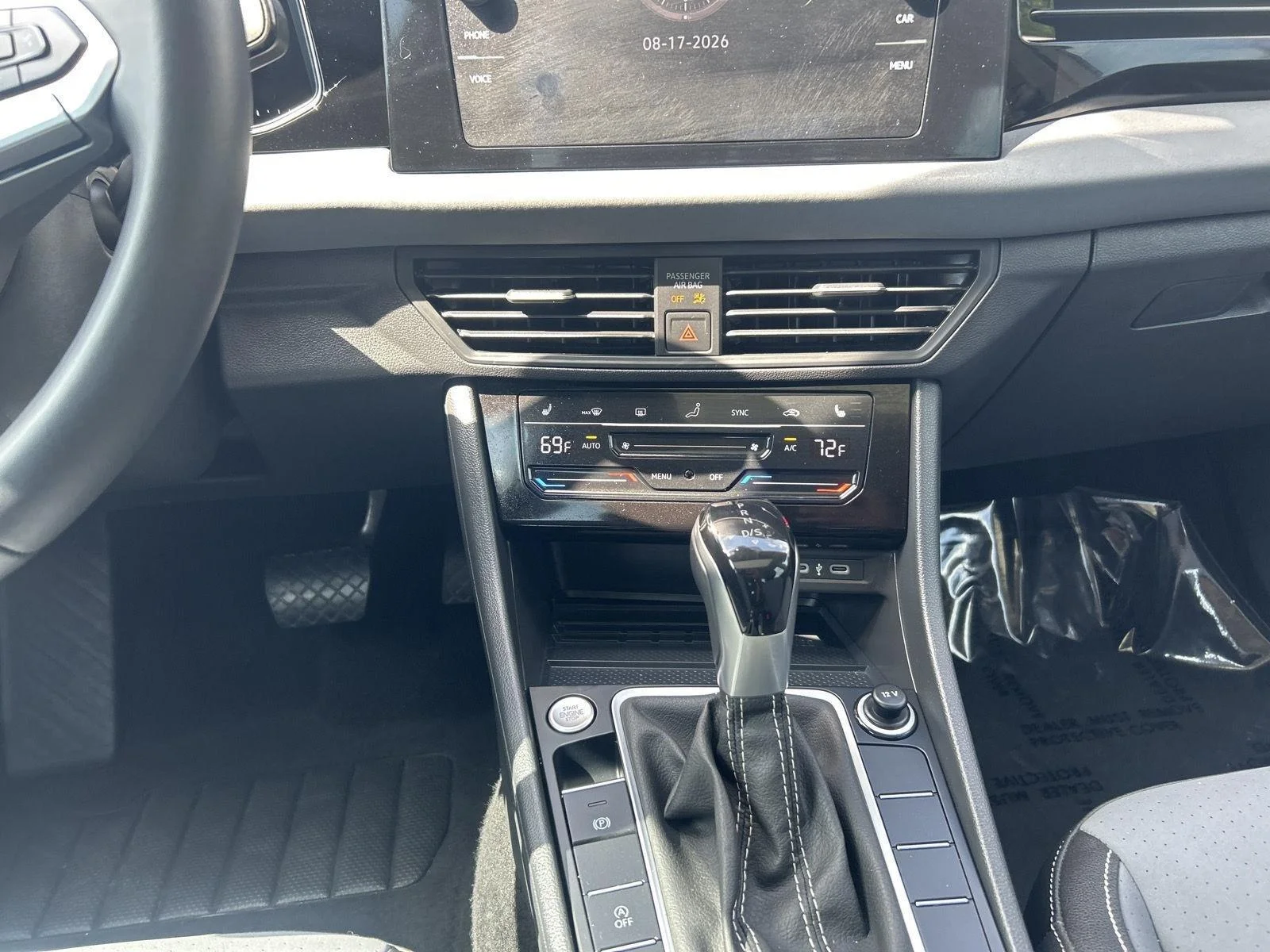 Certified Used 2025 WHITE Volkswagen SE image 19