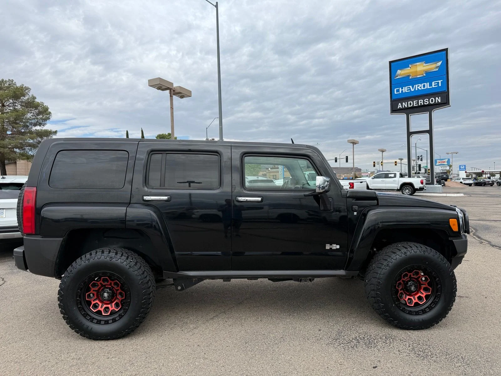 Used 2008 Black Hummer H3x image 4
