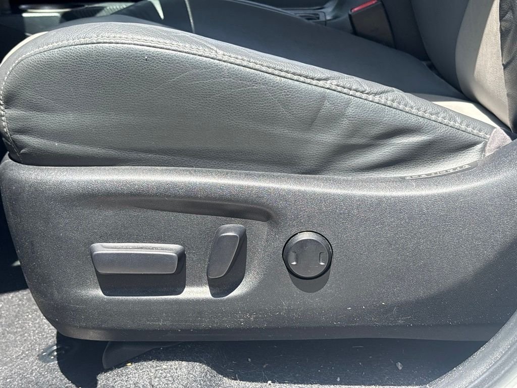 Used 2015 White Toyota Limited image 25