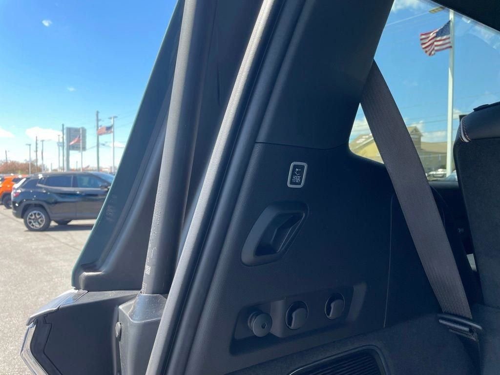 New 2026 Steel Blue Exterior Paint Jeep Summit Reserve image 37