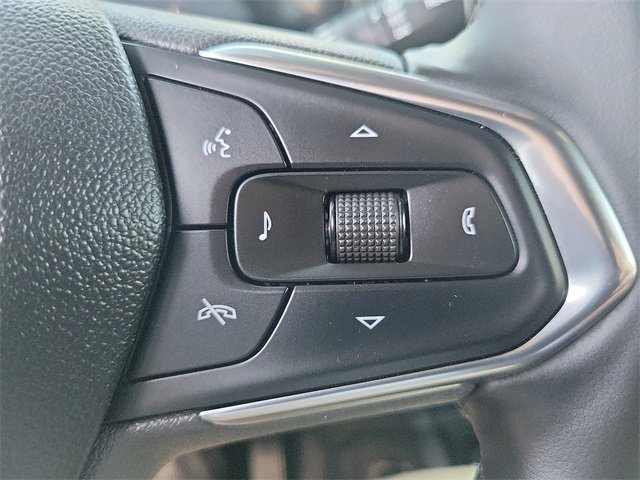 Used 2025 Iridescent Pearl Tricoat Chevrolet ACTIV image 12