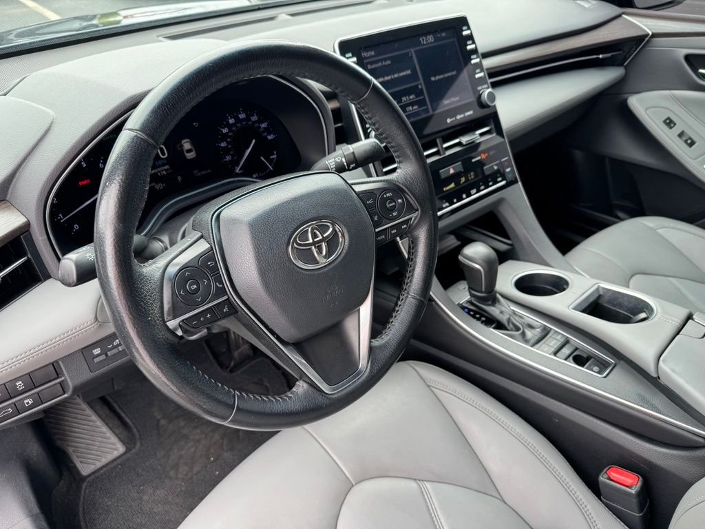 Used 2019 Beige Toyota XLE image 13
