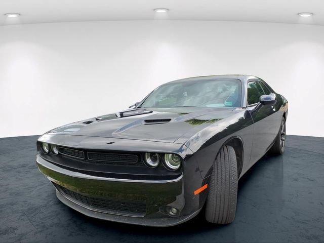 Used 2023 Black Dodge SXT image 4