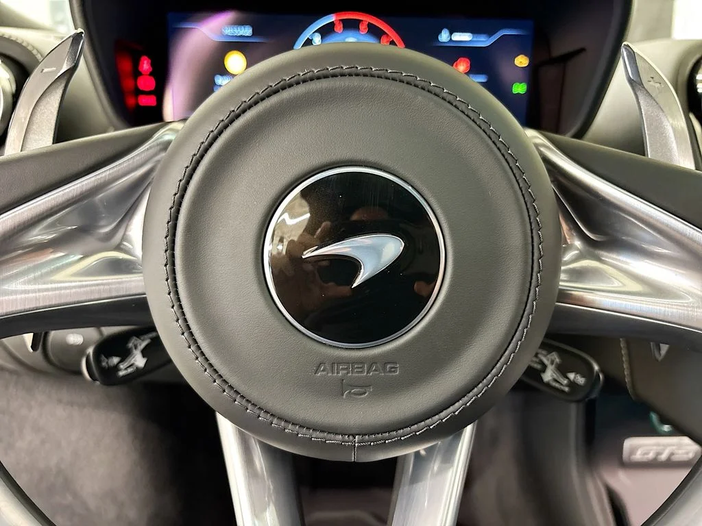 Used 2025 White McLaren TechLux image 19