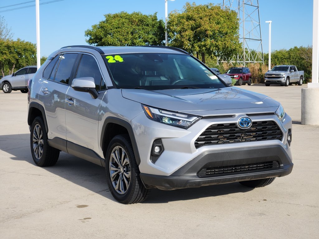 Certified Used 2024 Silver Toyota XLE Premium image 3