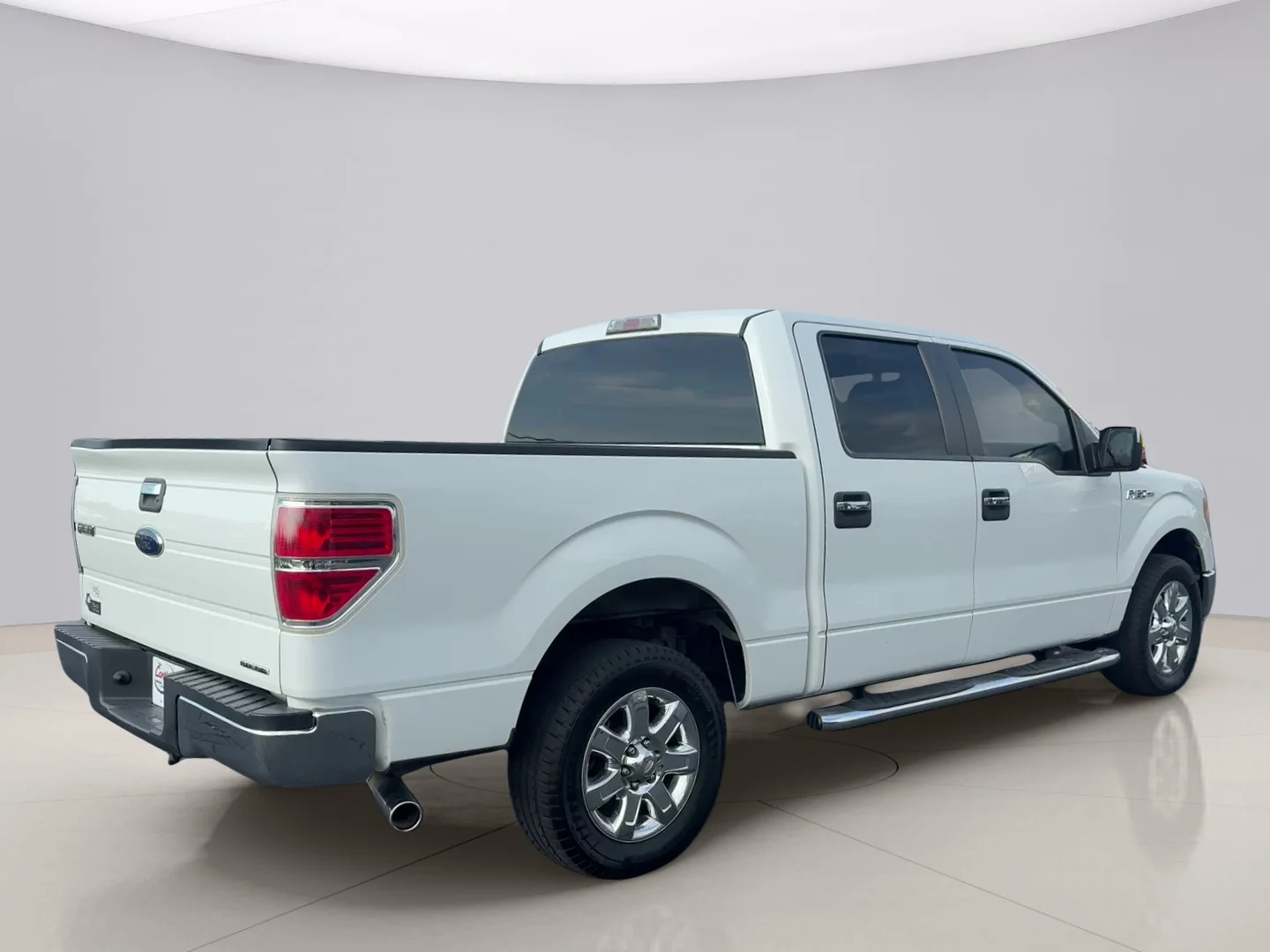 Used 2013 White Ford XLT image 5