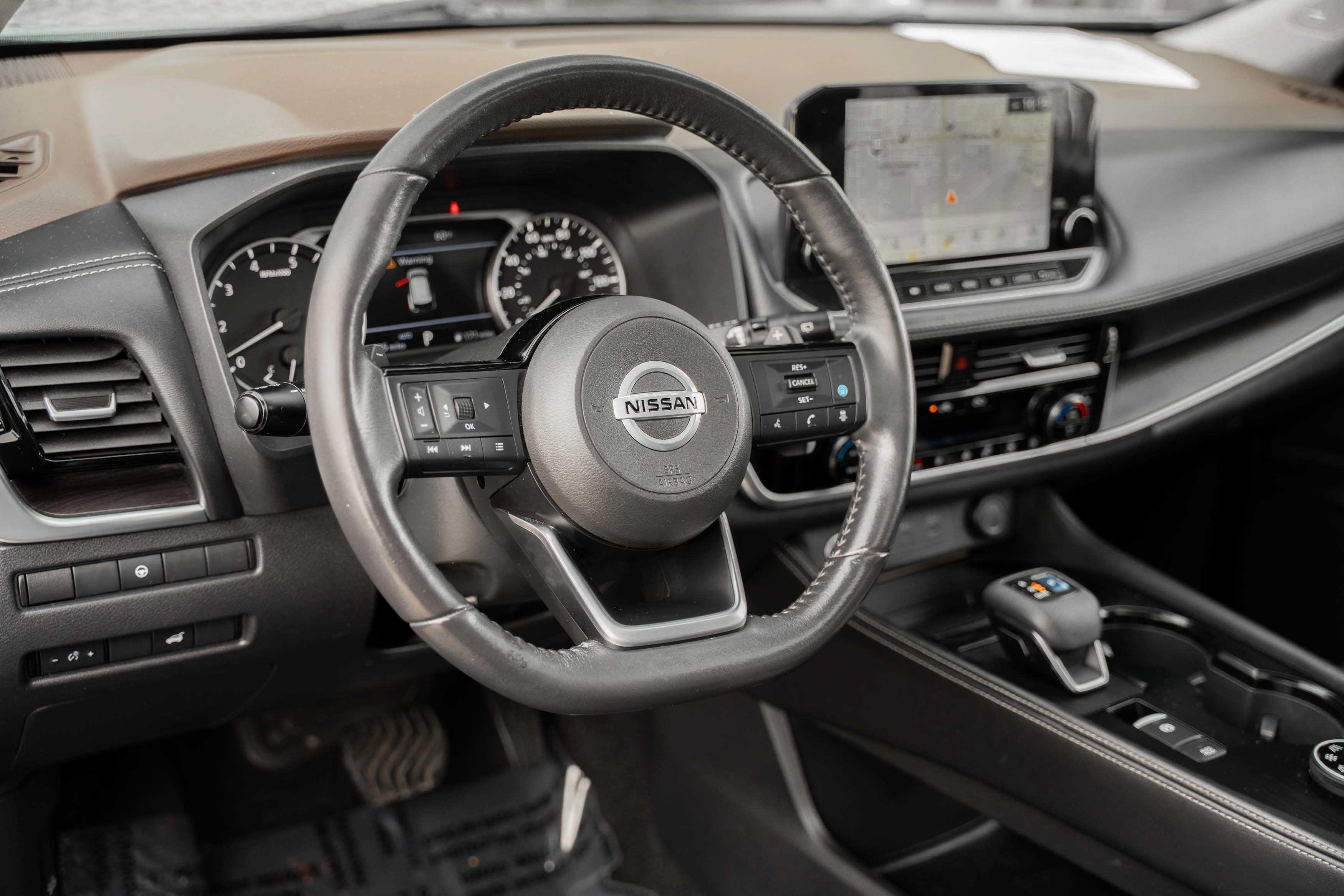 Used 2021 Boulder Gray Pearl Nissan SL image 11