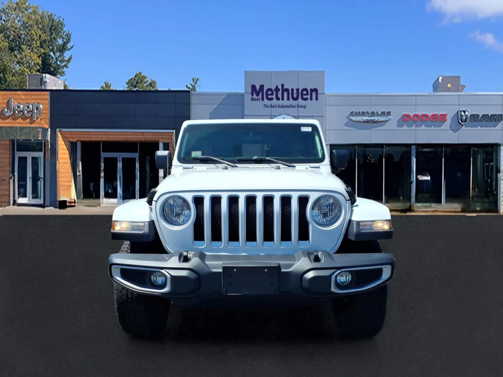Used 2020 Bright White Clearcoat Jeep Sahara image 2