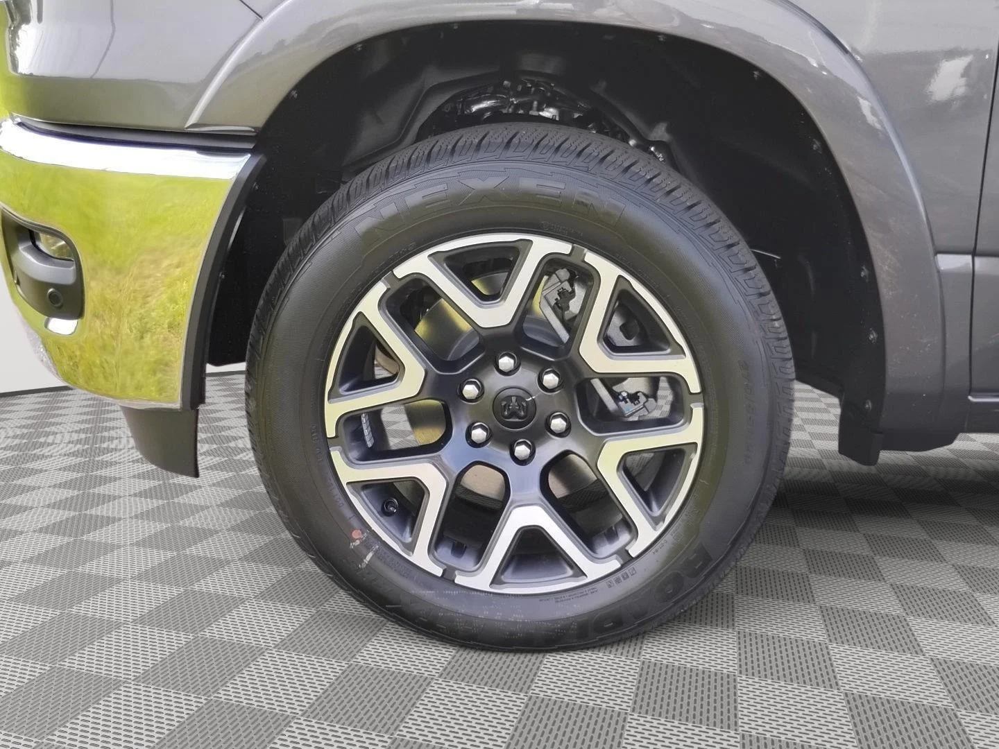 New 2026 Granite Crystal Metallic Clear-Coat Exterior Paint RAM Laramie image 48