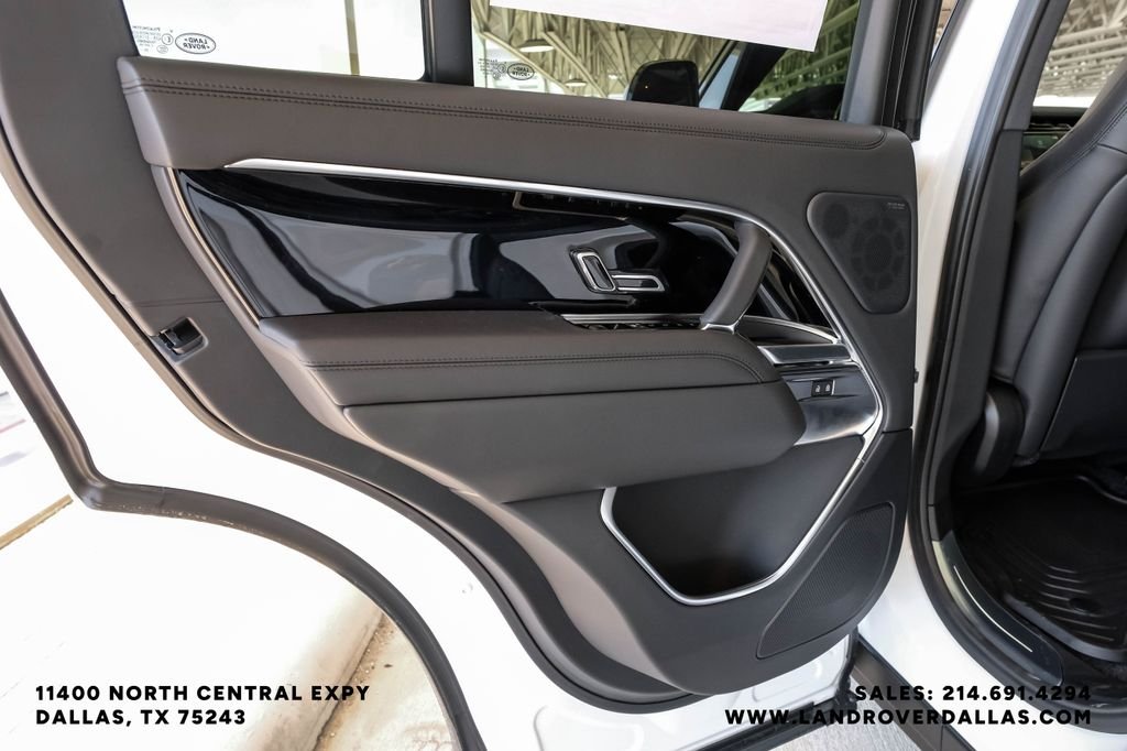 New 2026 Fuji White Land Rover SE image 44