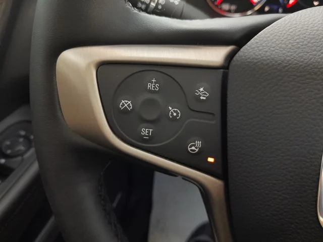 Used 2023 White GMC Denali image 14
