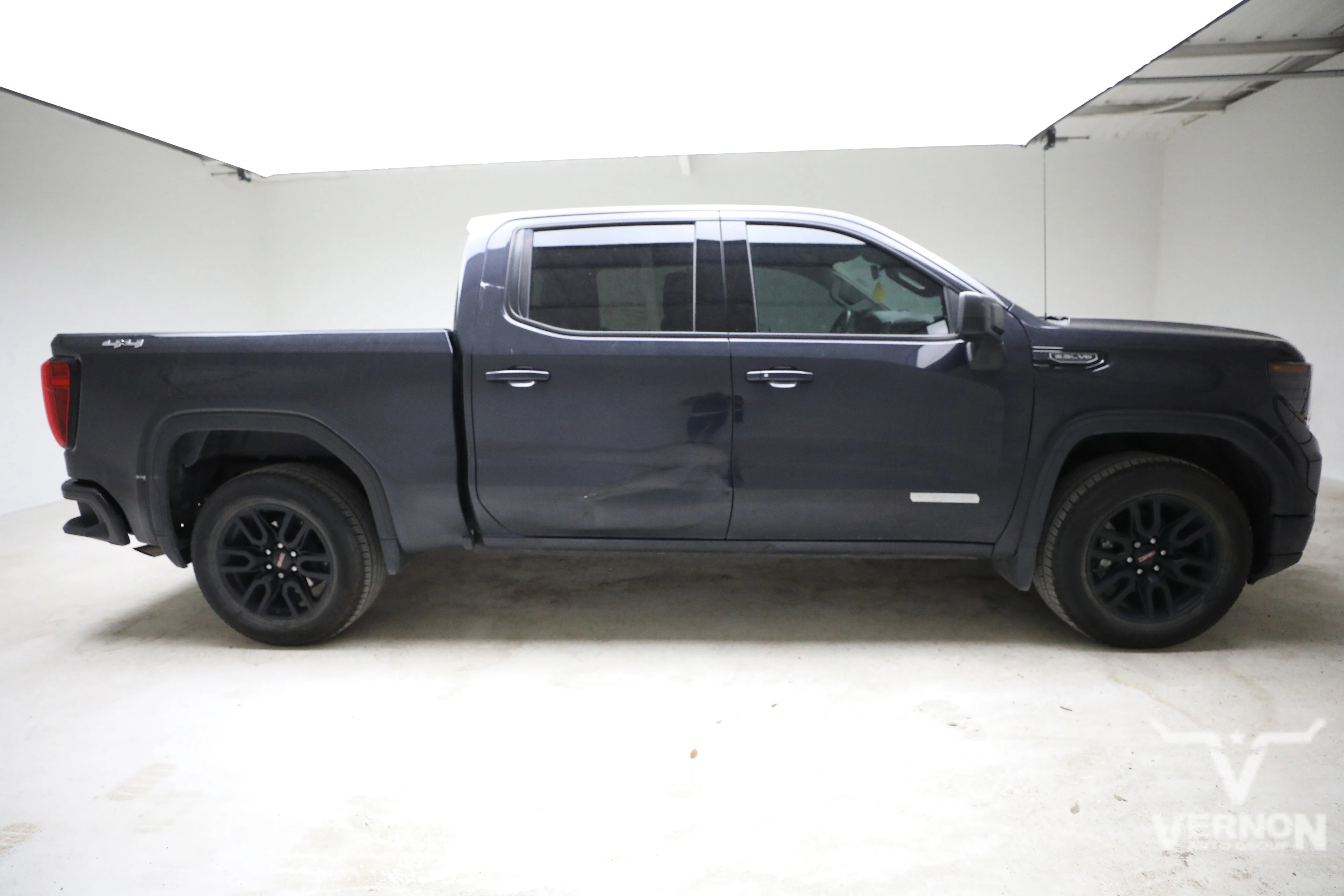 Pre-Owned 2022 GMC Sierra 1500 Elevation Crew Cab 4x4