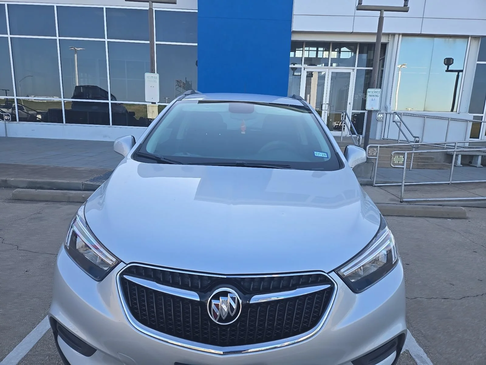 Used 2022 Includes (MDP) Anthracite lower exterior accent color, Paint code W598F.) Buick Preferred image 2