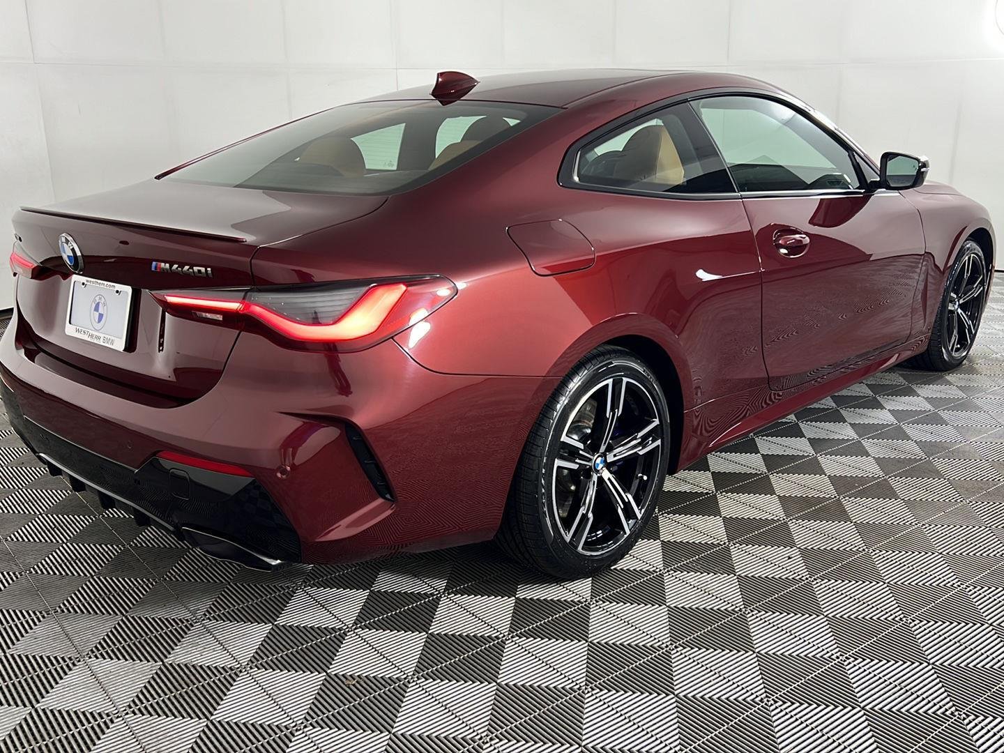 Used 2022 Aventurin Red Metallic BMW M440i xDrive image 5
