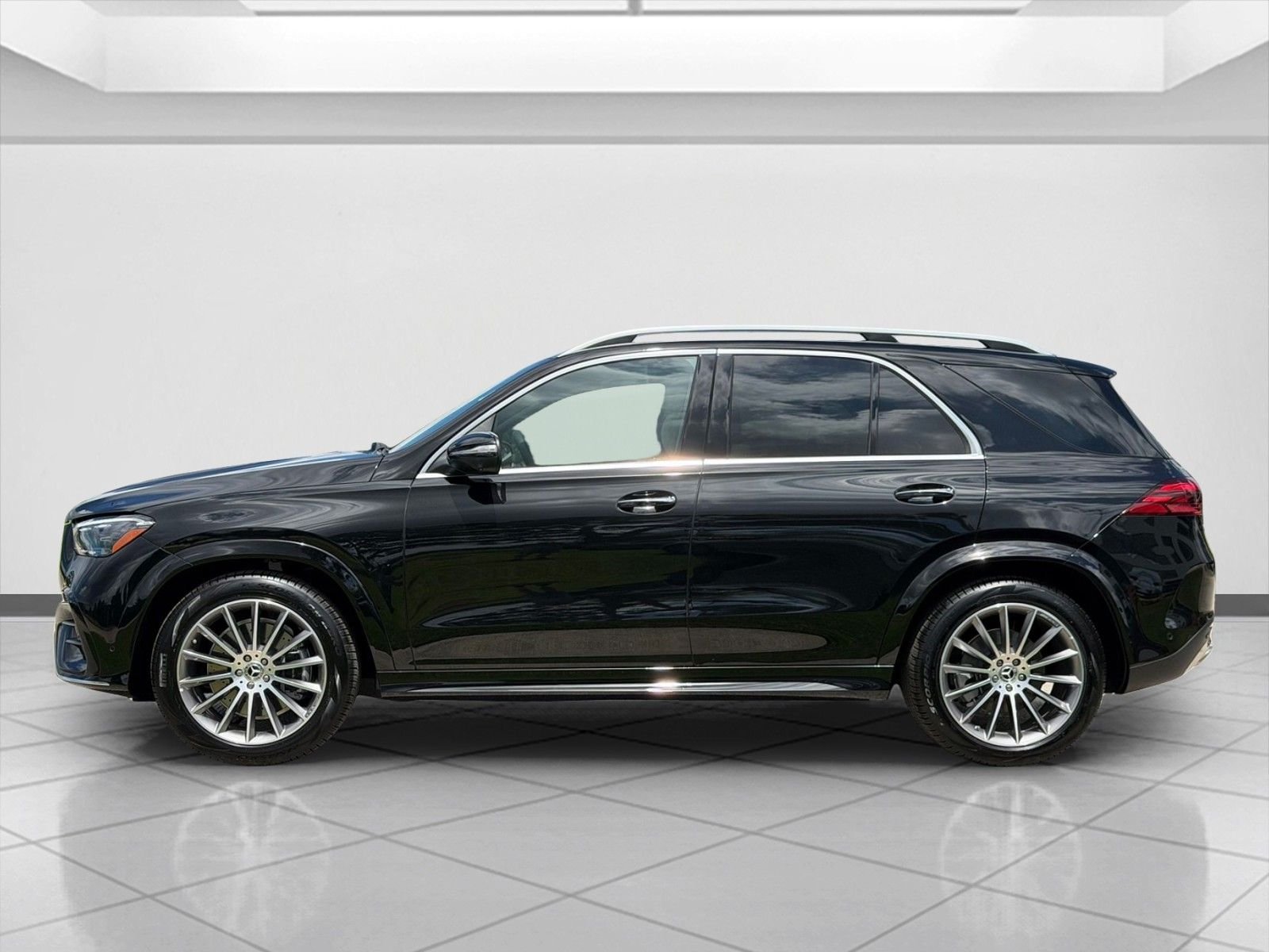 New 2026 Obsidian Black Metallic Mercedes-Benz GLE 580 image 5