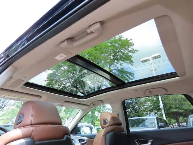 Used 2021 Majestic Black Pearl Acura w/Technology Package image 15