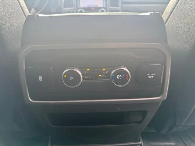 Used 2021 Black Ford XLT image 17