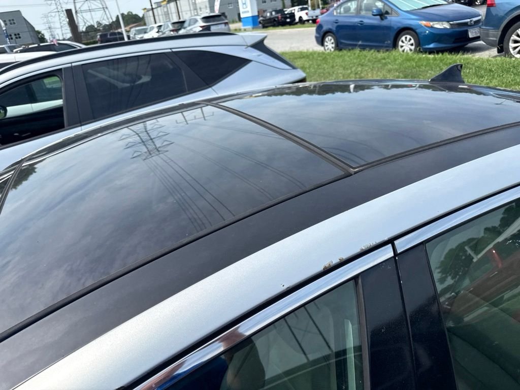 Used 2012 Silver Kia EX image 3