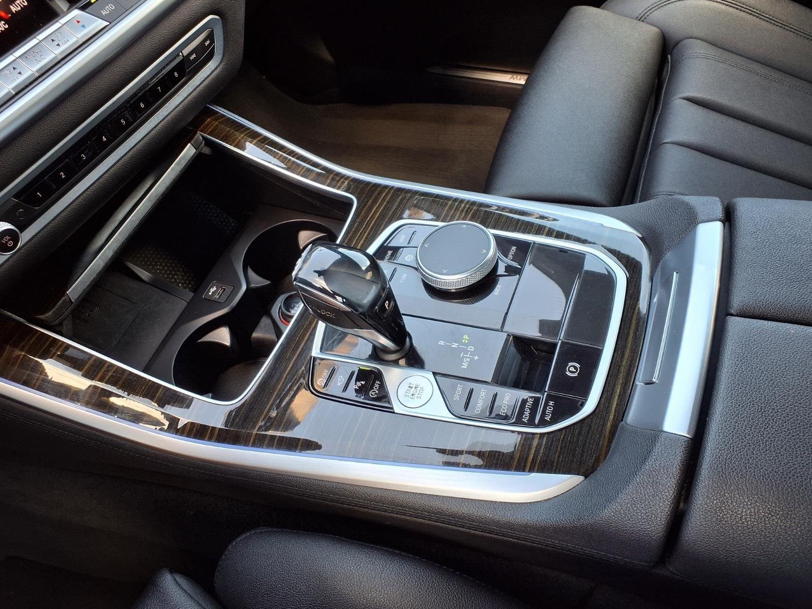 Used 2020 Black Sapphire Metallic BMW sDrive40i image 6