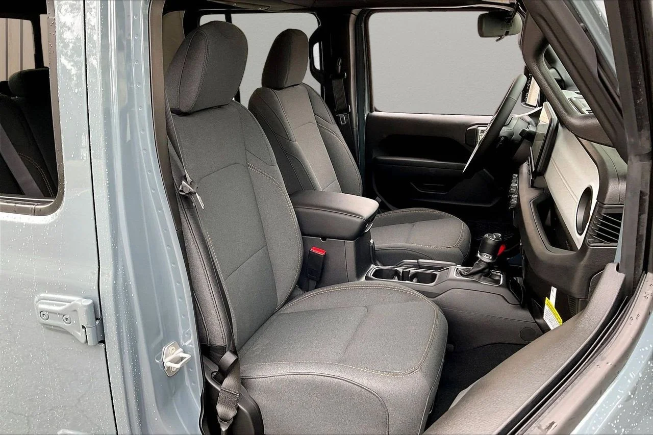 New 2026 Anvil Clear-Coat Exterior Paint Jeep Sport S image 20
