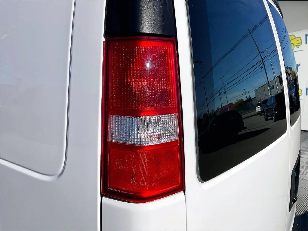 Used 2025 White GMC Work Van image 31
