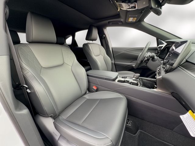 New 2026 Eminent White Pearl Lexus PREMIUM image 30